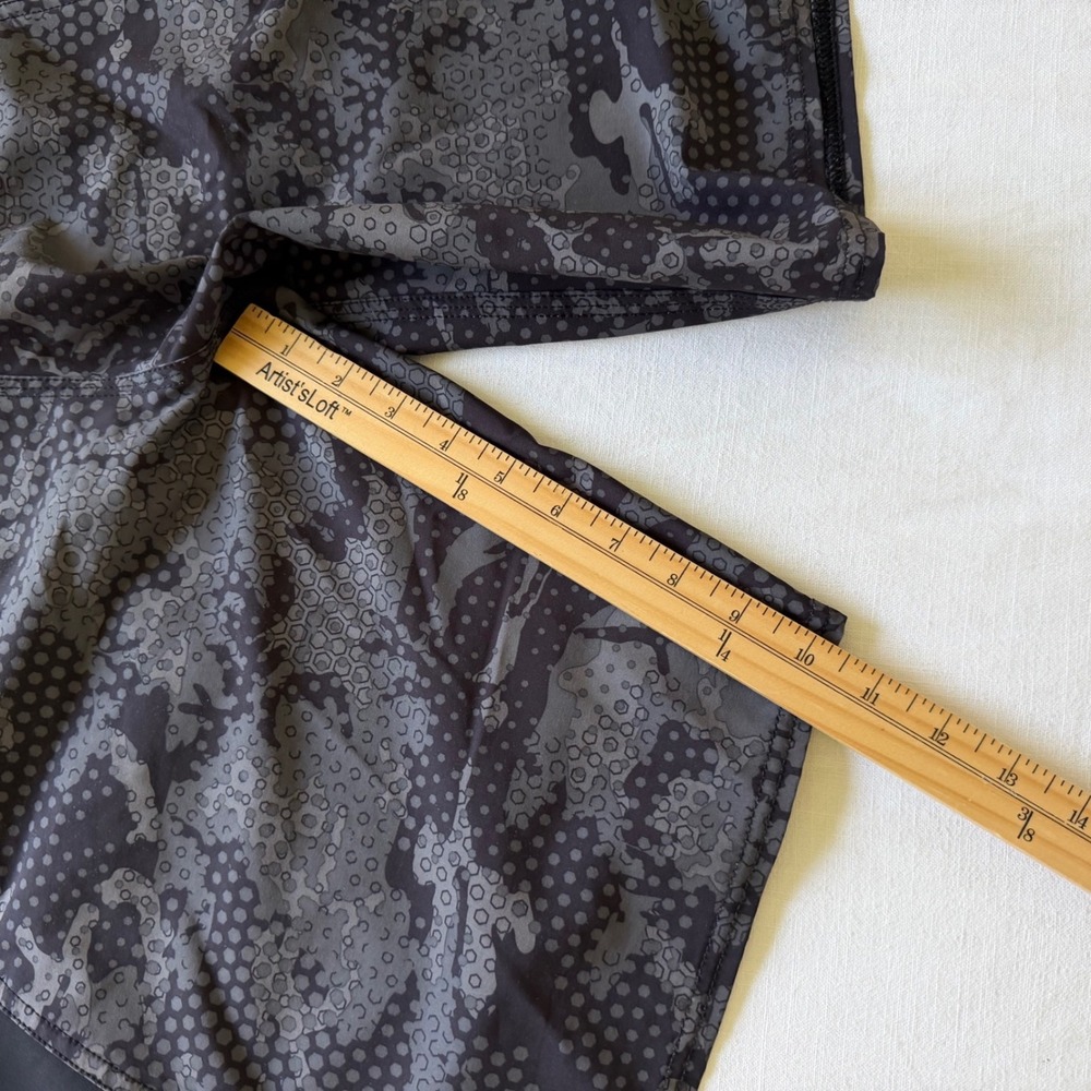 Pelagic High Performance Fishing Board Shorts 34 Grey Black Camo P012123-00 - Picture 5 of 6